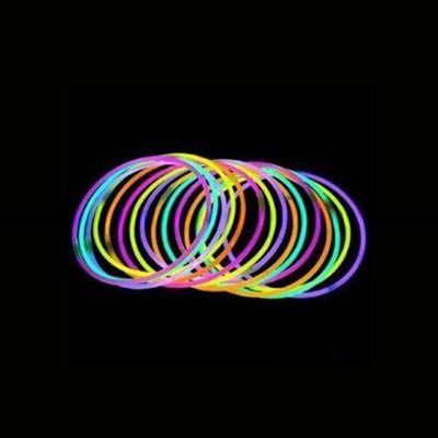 2022 Party Favor Glow Stick Collar con colores variados y fórmula no radiactiva