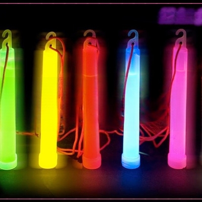 6 pulgadas Glow Stick en multicolores Ideal para favores de fiesta y decoraciones de festivales