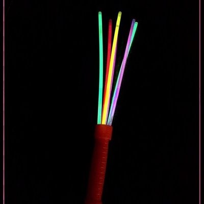2 años de vida útil PE fluorescentes líquidos palos de brillo para artículos para fiestas al aire libre